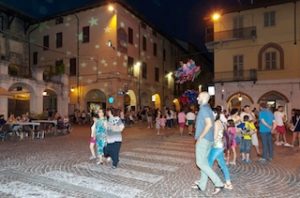 Giovedì sotto le Stelle 2017 piazza Sant'Agostino Carmagnola revival