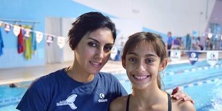 nuoto allenatrice Fatem e Valentina Crivello agli allenamenti