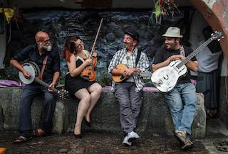 Riconoscimenti internazionali per la Teres Aoutes String Band