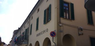 Poirino municipio consiglio comunale marciapiedi uffici comunali ottobre