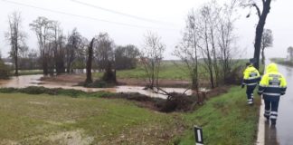 Allagamenti a Carmagnola Protezione Civile monitora la stuazione nelle campagne di Carmagnola durante l'ondata di maltempo - Foto concessa dal Comune di Carmagnola