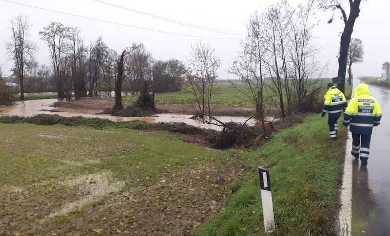 Allagamenti a Carmagnola Protezione Civile monitora la stuazione nelle campagne di Carmagnola durante l'ondata di maltempo - Foto concessa dal Comune di Carmagnola