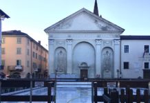 Pista di pattinaggio piazza Sant'Agostino Carmagnola foto Il Carmagnolese