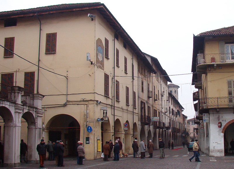 biblioteca civica Carmagnola ph Wikipedia