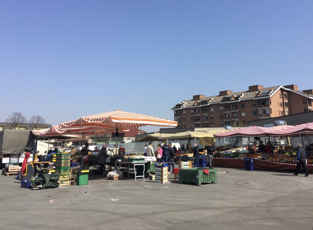 Mercato speciale Carmagnola sabato Piazza Italia