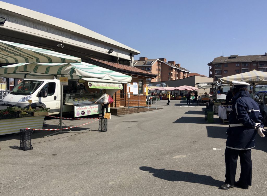 Mercato speciale Carmagnola sabato Piazza Italia