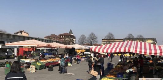 Mercato speciale Carmagnola sabato Piazza Italia