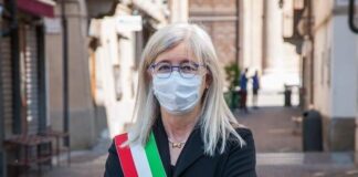 Carmagnola Sindaco Ivana Gaveglio mascherina Covid Coronavirus