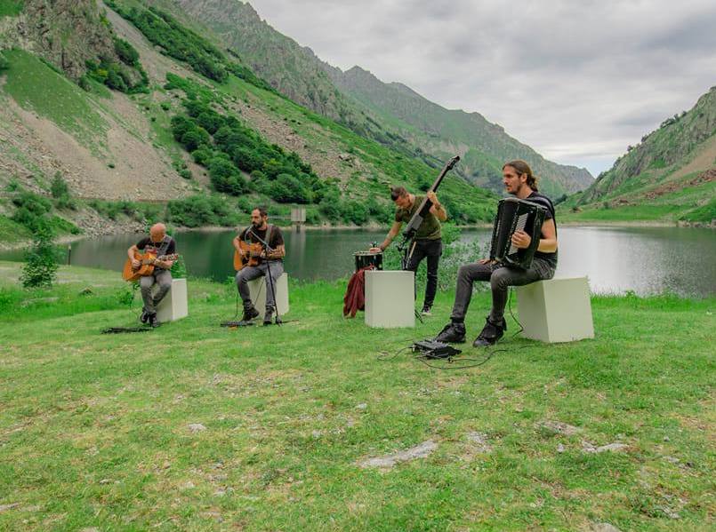 Prove in montagna per i Magasin du Café in vista del concerto live a Fossano del 10 luglio