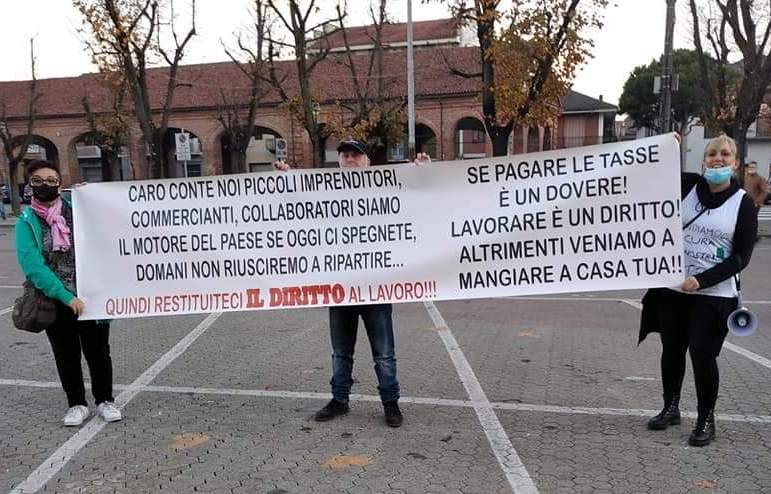 carmagnola protesta dpcm