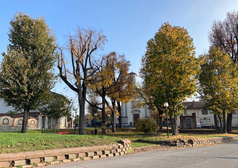 La piazza di frazione San Michele, dove è attiva da poco una telecamera di controllo del traffico