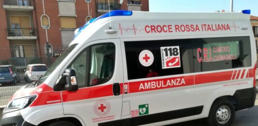 ambulanza croce rossa di carmagnola