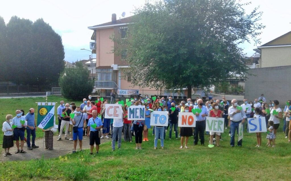 area verde corso Roma carmagnola protesta