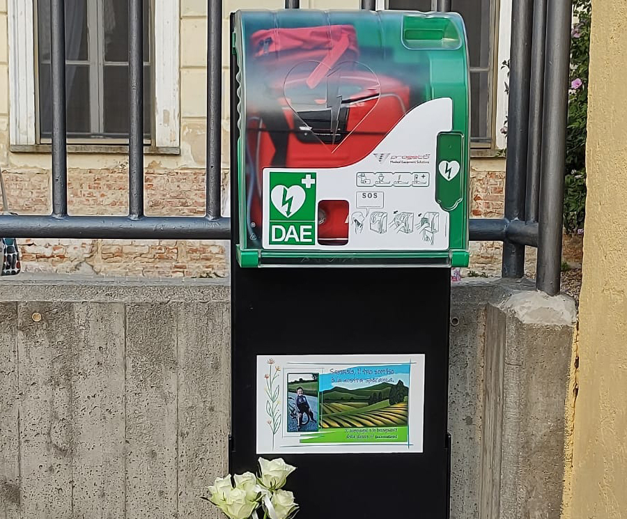 Installato a San Giovanni il defibrillatore in memoria di Samuele Racca