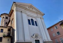 La chiesa della Misericordia, in piazza Garavella a Carmagnola