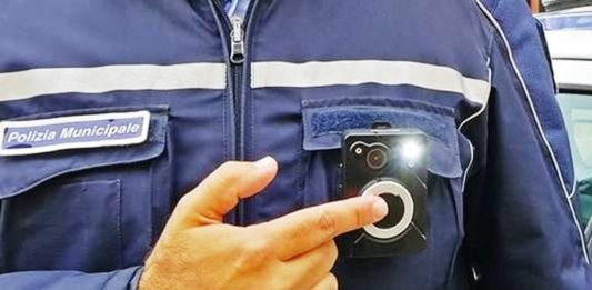 bodycam vigili urbani carmagnola polizia locale