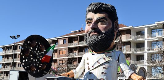 carnevale di carmagnola 2023 sfilata dei carri