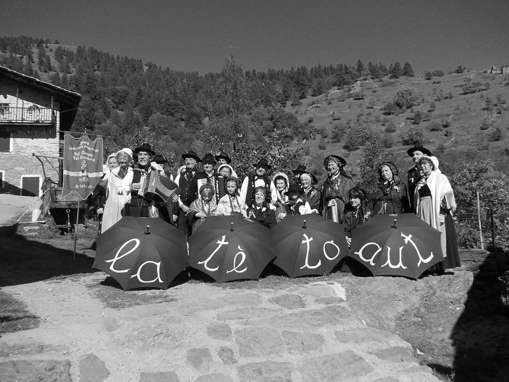 castagnole piemonte roure la tèto aut a testa alta gruppo tradizioni popolari ricavato claudio bonifazio fotografo val chisone val san martino val germanasca