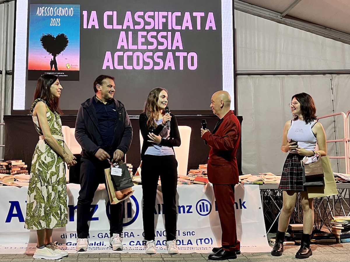 Premiate le vincitrici del contest scolastico "Adesso scrivo io" a Carmagnola