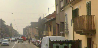 Carmagnola marciapiede in via Fratelli Vercelli