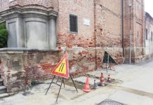 piobesi torinese posa fibra ottica lavori in corso cantiere centro storico