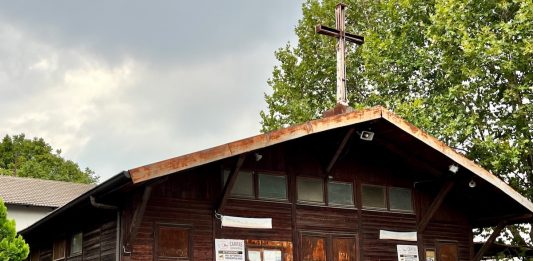 demolizione chiesetta di legno carmagnola