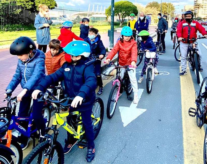 Pedibus e Bicibus a Carmagnola: è scontro in aula